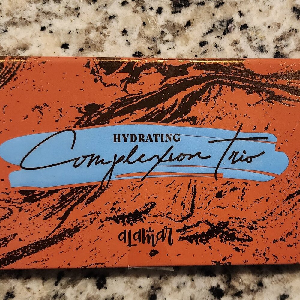 Alamar Hydrating Complexion Trio Medium